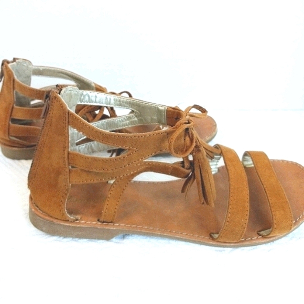 Olive & Edie Sandals - Picture 2 of 8